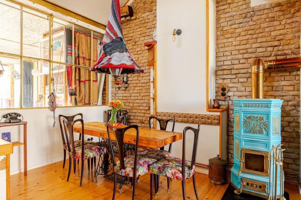 Steampunk Penthouse With Roof Terrace Apartment